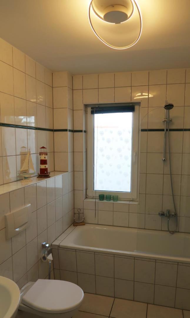Wohnung 9 Meer-Ruhe Im Haus Stranddistel Komfortable Ferienwohnung Im 1 Og Fuer 4 Personen In Zingst Zewnętrze zdjęcie