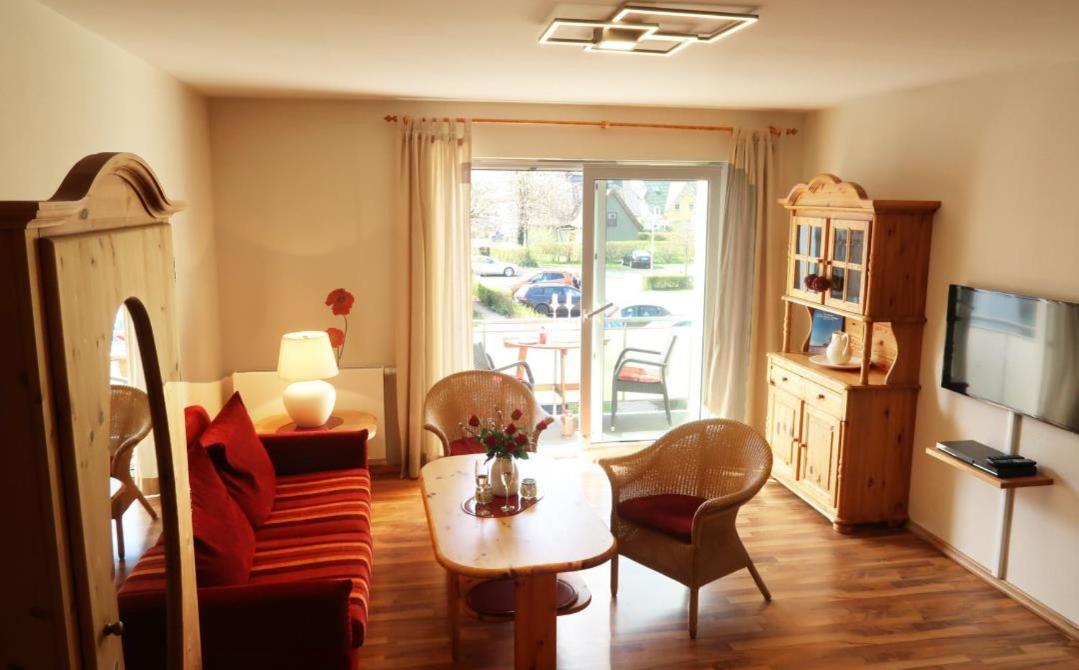 Wohnung 9 Meer-Ruhe Im Haus Stranddistel Komfortable Ferienwohnung Im 1 Og Fuer 4 Personen In Zingst Zewnętrze zdjęcie